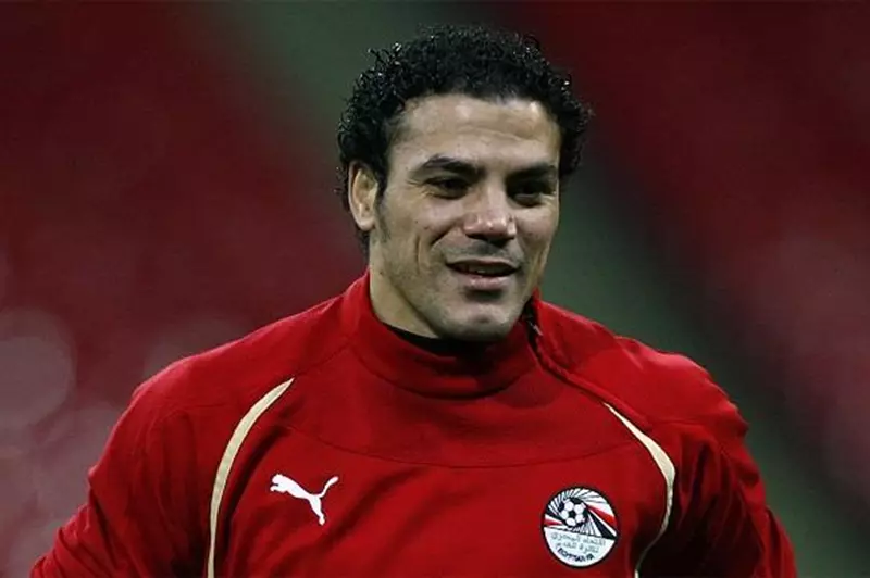 عمرو زكي